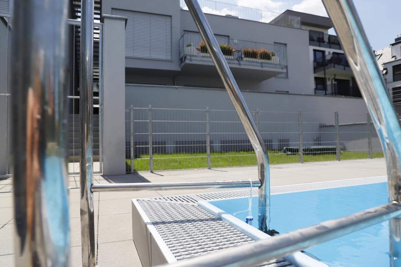 Rooftop Terrace, Free Garage Parking And Pool! Wien Exteriör bild