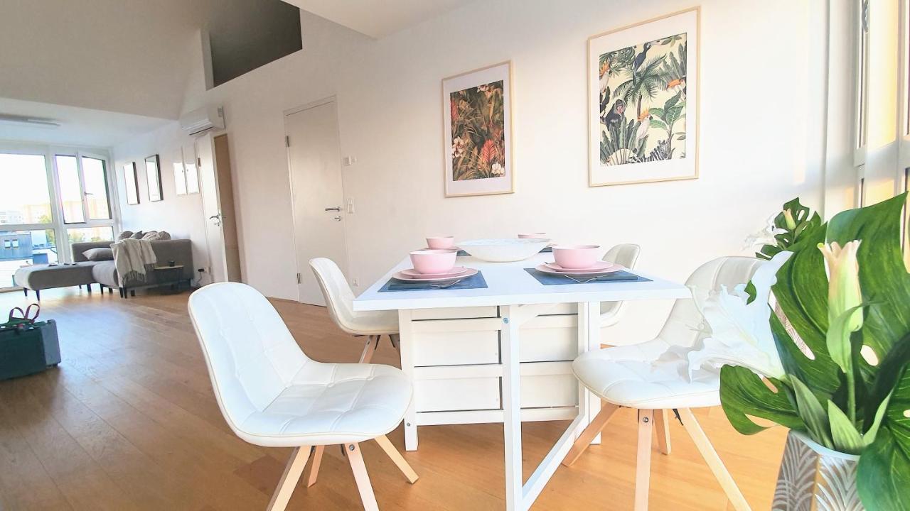 Rooftop Terrace, Free Garage Parking And Pool! Wien Exteriör bild